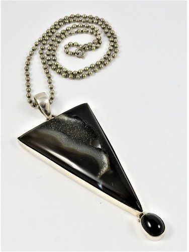 Collana ciondolo vintage - e,