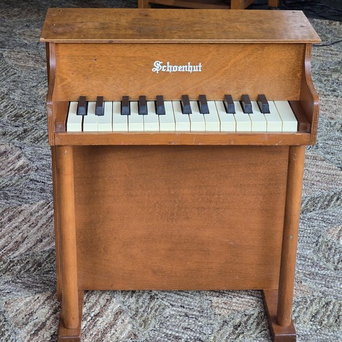 Pianoforte giocattolo vintage
