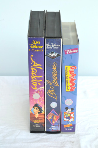 Videocassette vhs cartoni - videocassette,