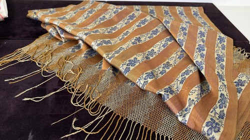 Antico scialle damascato