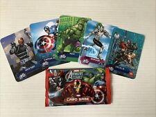 MARVEL AVENGERS ASSEMBLE CARD GAME BUSTINA APERTA E 5 FIGURINE 