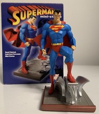 Statua in porcellana Superman