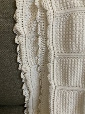 Coperta bianca all’uncinetto