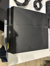 play station 4 1TB + giochi e joistick