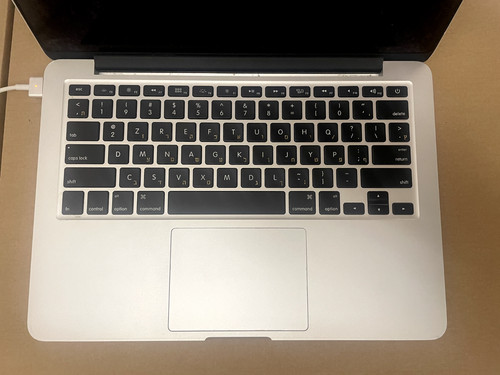 Defective apple macbook - -,