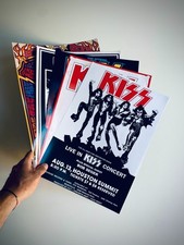 🔥 poster kiss –