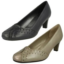 Donna Padders Décolleté con