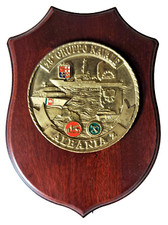 CREST IN LEGNO E METALLO 28