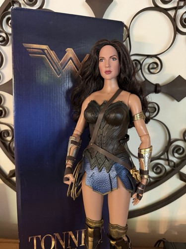 Wonder woman gal - 1,
