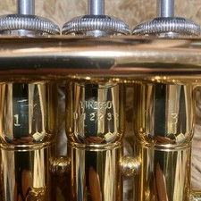 Tromba YAMAHA YTR-2330 oro usata con boccaglio semirigido