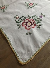 Tovaglietta Da Te Fatto Di Ricamo A Mano E Pizzo Ad Uncinetto Fatto A Mano