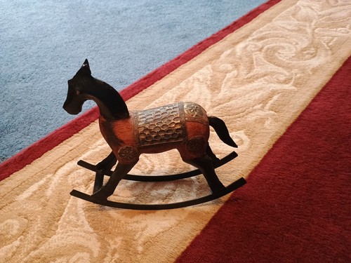 Statuina equestre primitiva