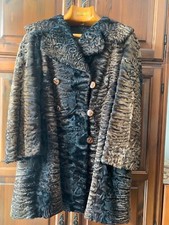 Pelliccia di Astrakan marrone. Vintage in ottime condizioni.