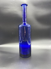Bottiglia di vetro blu cobalto