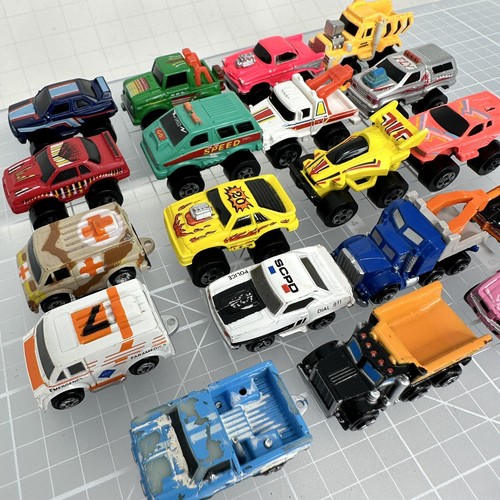 Lotto figurine miste camion