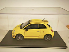 MODELLINO AUTO DA COLLEZIONE "ABARTH 500 VERSIONE 695 TRIBUTO FERRARI" 1/24