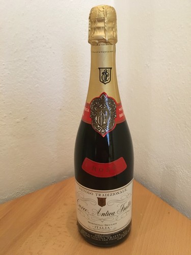 Vino franciacorta cuvée - franciacorta,