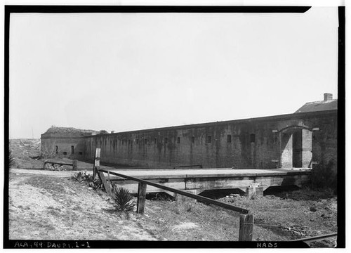 Fort gaines pelican - fort, gaines,pelican