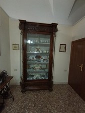 Vetrina cristalliera antica