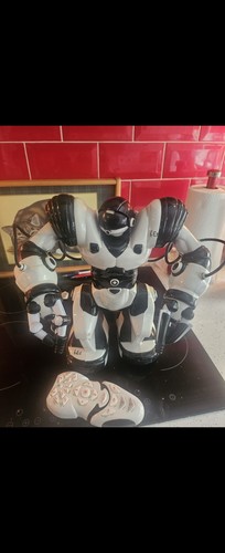 Wowwee robosapien robot - wowwee,