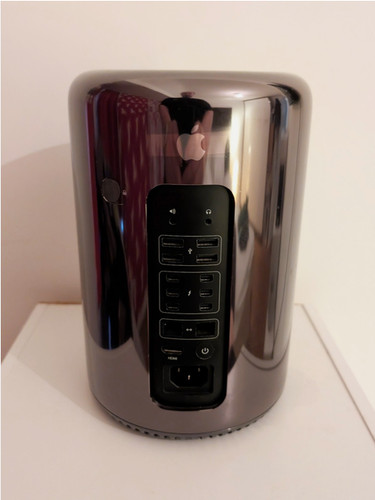 Apple mac pro 2013 - 6.1,