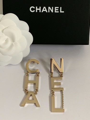 Nwt chanel runway - chanel, cha