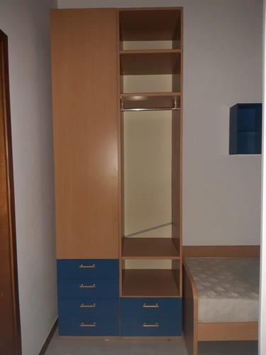 Armadio color legno - legno, e