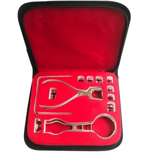 Pinza perforatrice per fori