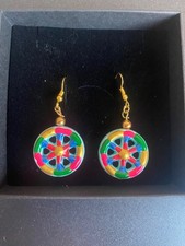 orecchini con ruota del carretto siciliano in ceramica di Caltagirone