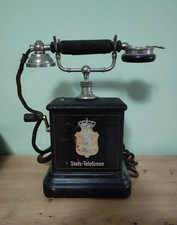 Telefono antico con manovella