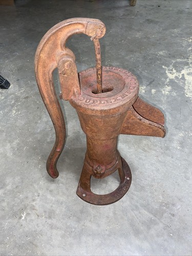 Pompa acqua manuale vintage - , in