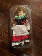 Bambola Di Porcellana Collezione Dal Mondo Fabbri Editori