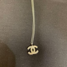 Collana con ciondolo in