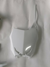 TABELLA MASCHERINA PORTANUMERO ANTERIORE SUZUKI RMZ 250 2020 BIANCA