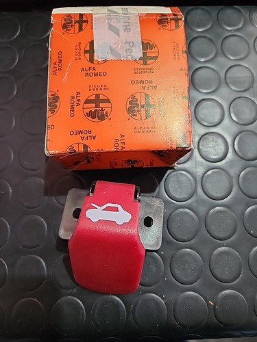 Leva coperchio vano motore - coperchio,