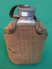 VECCHIA BORRACCIA MILITARE DA CINTURONE TRUPPE TEDESCHE GERMANY 1970. N° 40J.