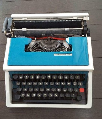 Macchina scrivere antica - da,