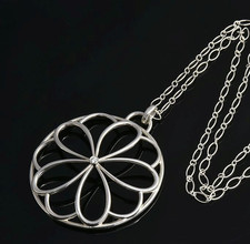 Collana con ciondolo in