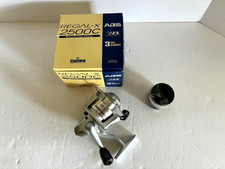 Mulinello da spinning Daiwa Regal-X 2500C con bobina extra - NUOVO con scatola