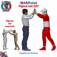 Lungo i Binari Figure Non