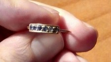 Anello in oro giallo con 6