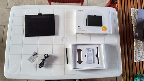 Wacom intuos graphic tablet - graphic,