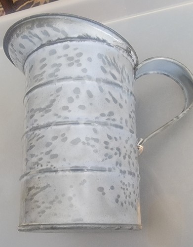 Antica brocca misuratore