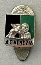 A.C. VENEZIA vecchio distintivo calcio attacco a piedino