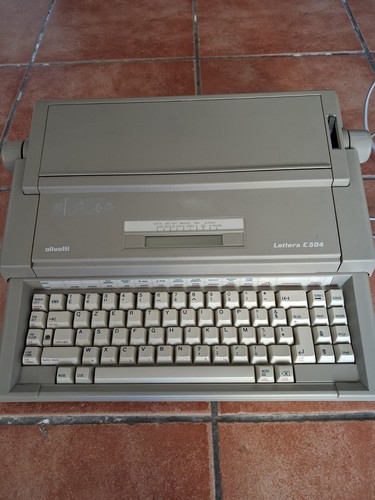 Macchina scrivere elettrica - macchina, da
