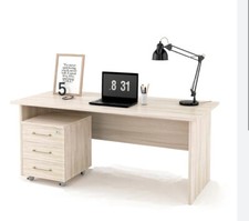 scrivania operativa da ufficio