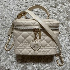 Una borsa a tracolla