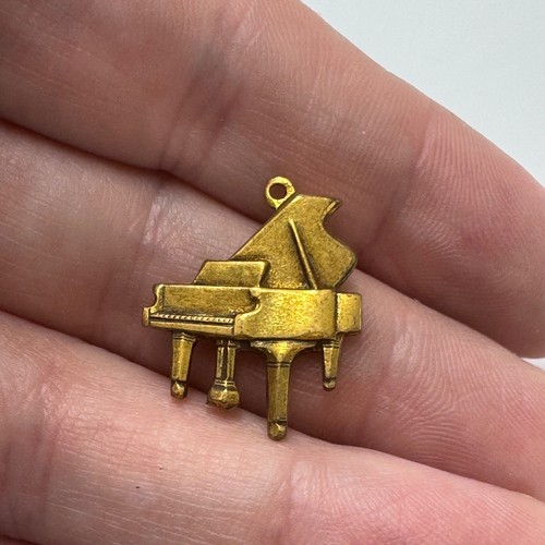 Ciondolo pianoforte coda - a,