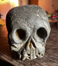 Teschio antico in pietra epoca XVII secolo