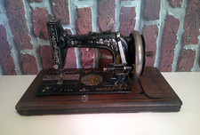 MACCHINA DA CUCIRE  ANNI 40